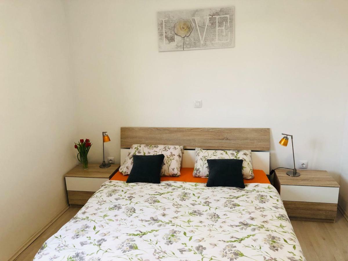 Apartman Petar Ražanac Exterior foto